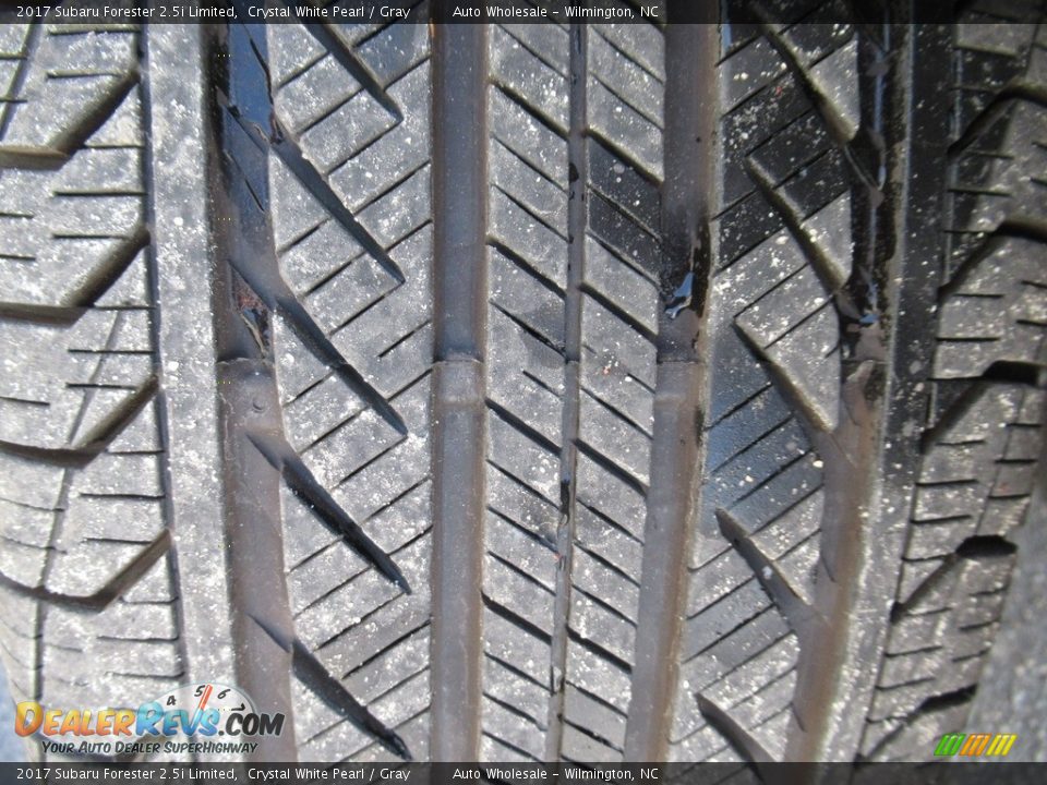 2017 Subaru Forester 2.5i Limited Crystal White Pearl / Gray Photo #9
