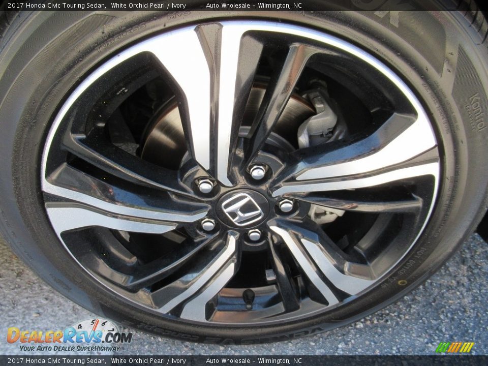 2017 Honda Civic Touring Sedan White Orchid Pearl / Ivory Photo #7
