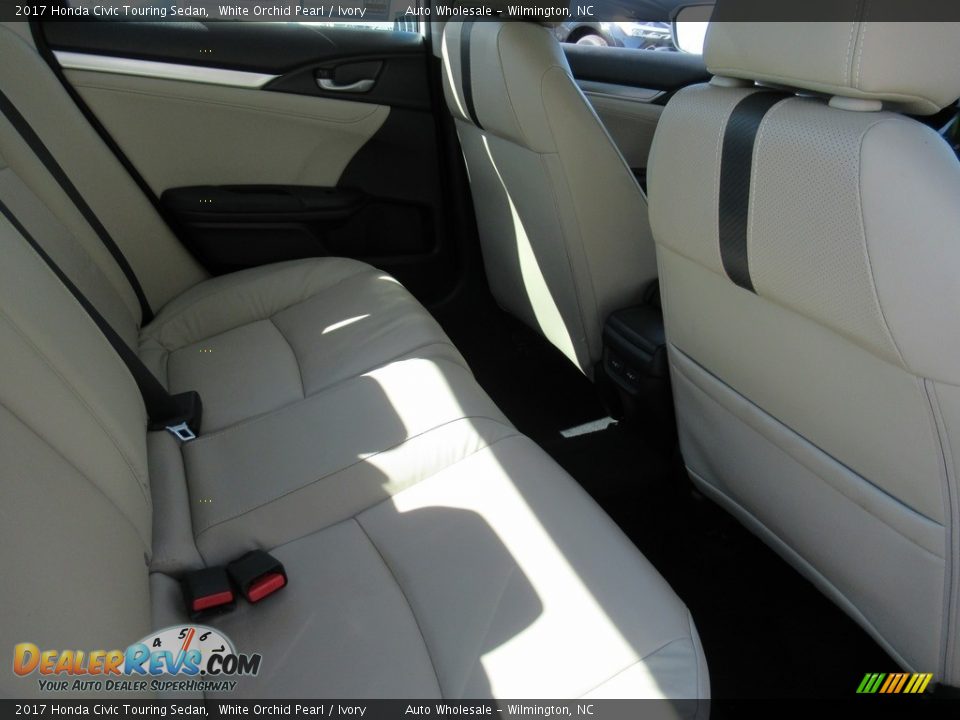 2017 Honda Civic Touring Sedan White Orchid Pearl / Ivory Photo #13