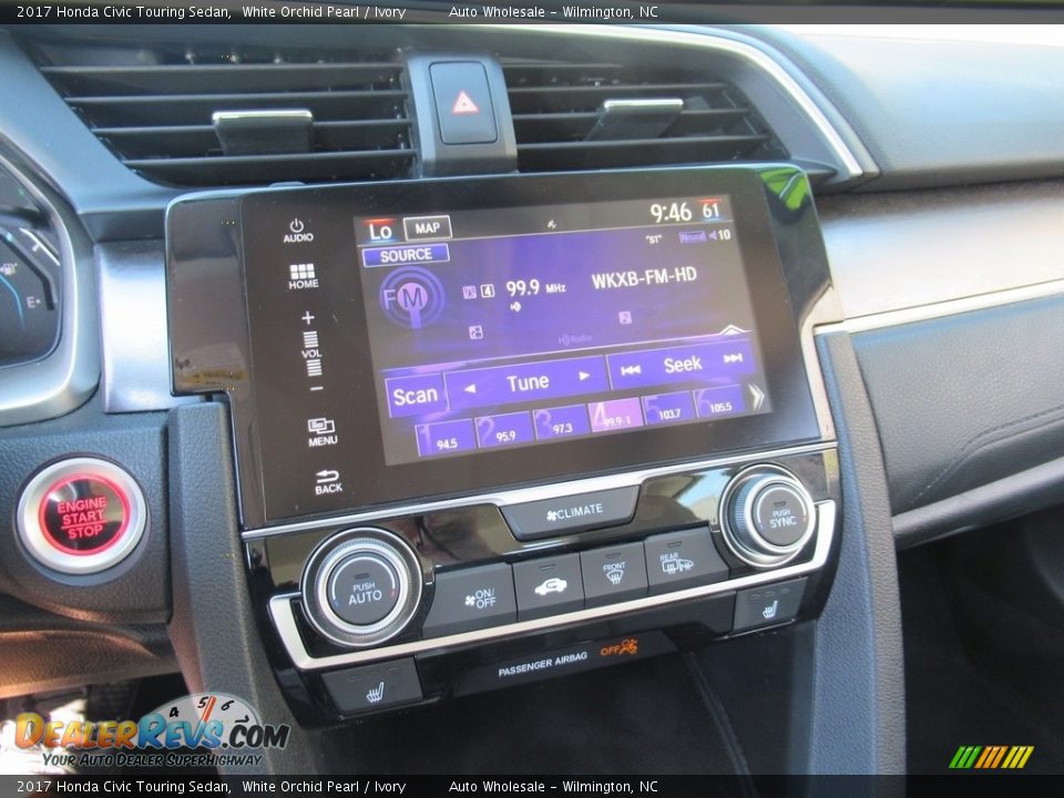 2017 Honda Civic Touring Sedan White Orchid Pearl / Ivory Photo #18