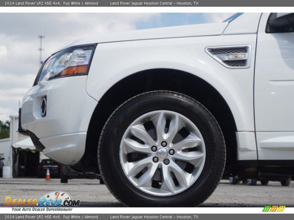 2014 Land Rover LR2 HSE 4x4 Fuji White / Almond Photo #6