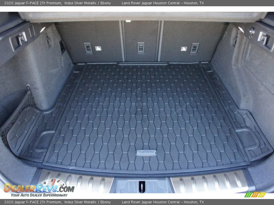 2020 Jaguar F-PACE 25t Premium Indus Silver Metallic / Ebony Photo #32