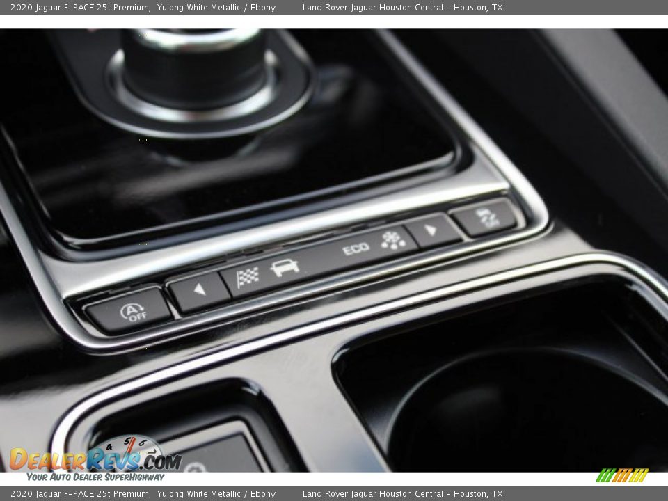 2020 Jaguar F-PACE 25t Premium Yulong White Metallic / Ebony Photo #17