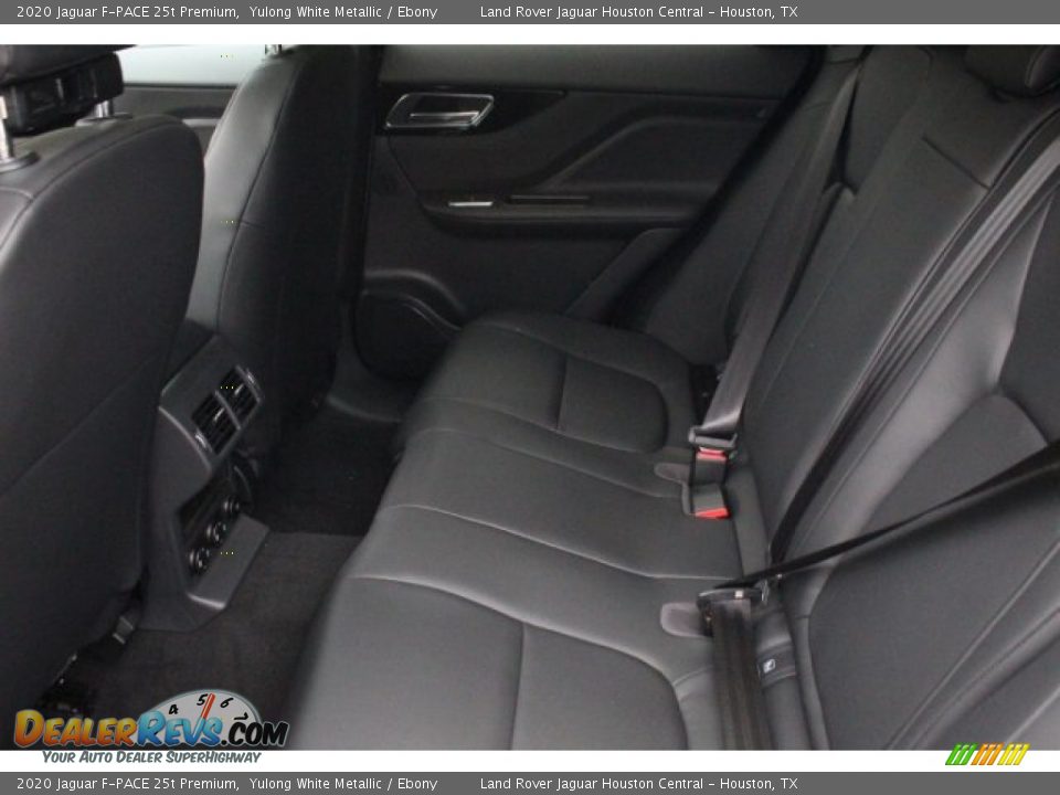 2020 Jaguar F-PACE 25t Premium Yulong White Metallic / Ebony Photo #4
