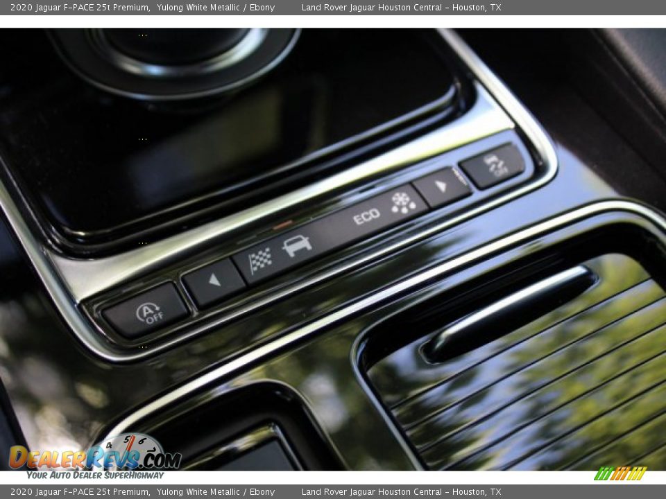 2020 Jaguar F-PACE 25t Premium Yulong White Metallic / Ebony Photo #17