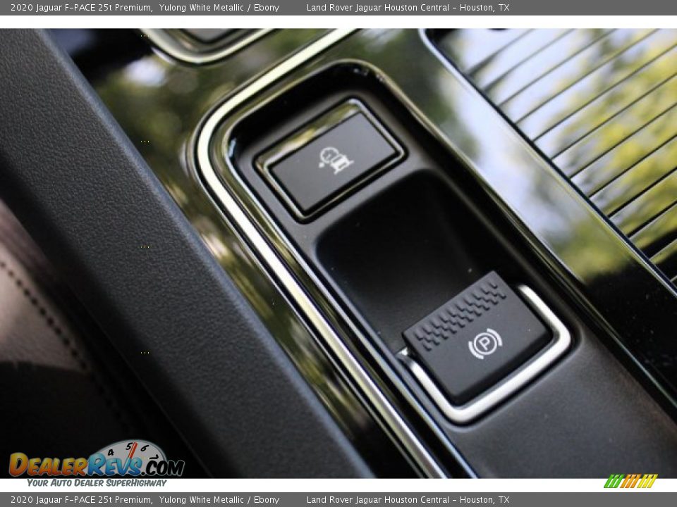2020 Jaguar F-PACE 25t Premium Yulong White Metallic / Ebony Photo #18