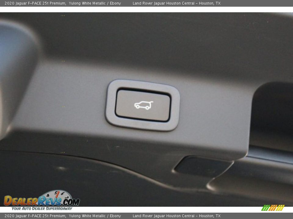 2020 Jaguar F-PACE 25t Premium Yulong White Metallic / Ebony Photo #30
