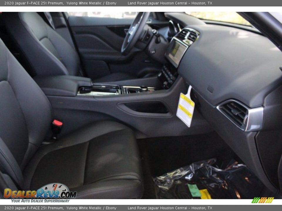2020 Jaguar F-PACE 25t Premium Yulong White Metallic / Ebony Photo #3