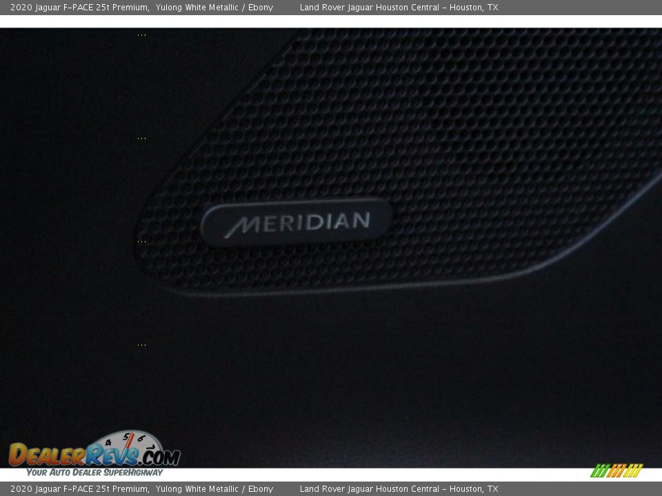 2020 Jaguar F-PACE 25t Premium Yulong White Metallic / Ebony Photo #11