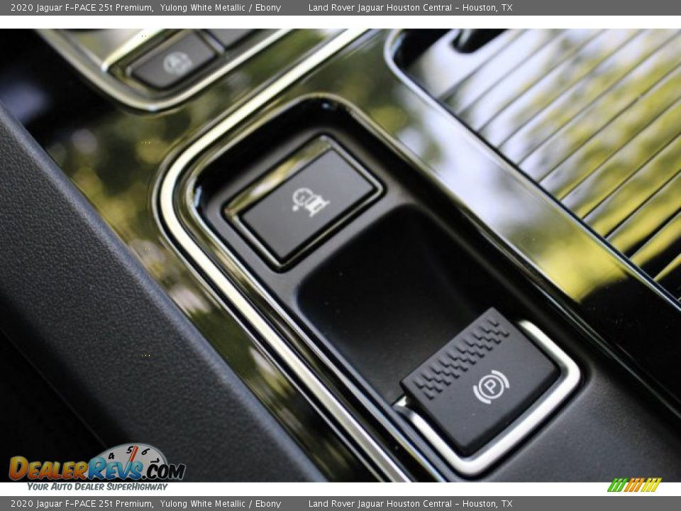 2020 Jaguar F-PACE 25t Premium Yulong White Metallic / Ebony Photo #18