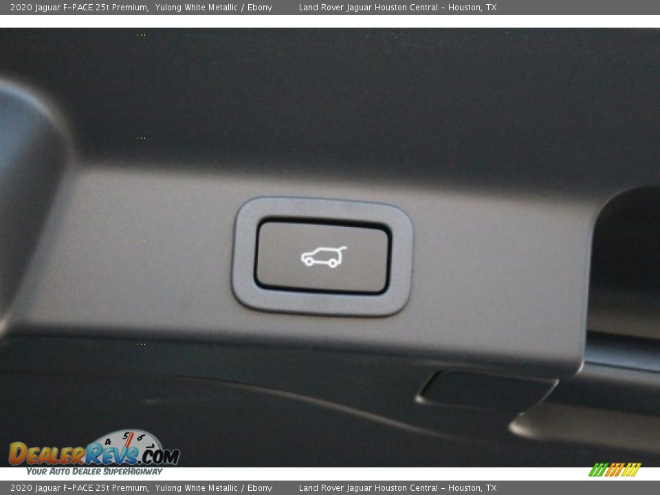 2020 Jaguar F-PACE 25t Premium Yulong White Metallic / Ebony Photo #30