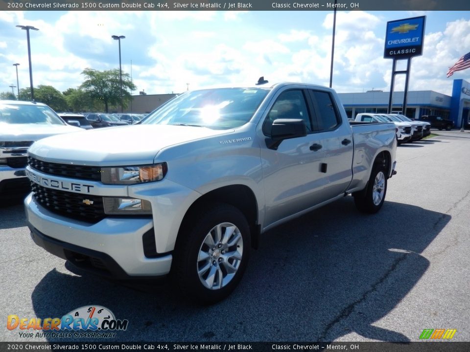 2020 Chevrolet Silverado 1500 Custom Double Cab 4x4 Silver Ice Metallic / Jet Black Photo #1