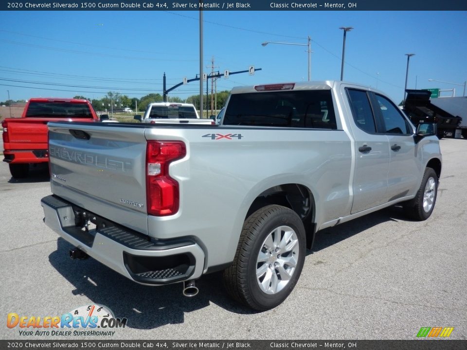 2020 Chevrolet Silverado 1500 Custom Double Cab 4x4 Silver Ice Metallic / Jet Black Photo #4