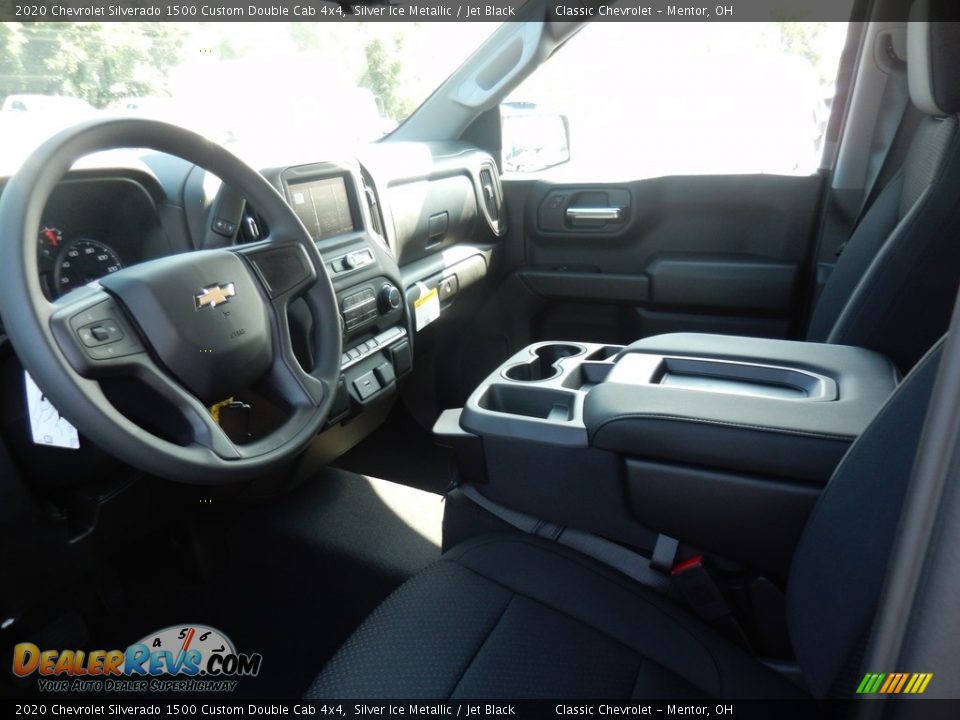 2020 Chevrolet Silverado 1500 Custom Double Cab 4x4 Silver Ice Metallic / Jet Black Photo #7