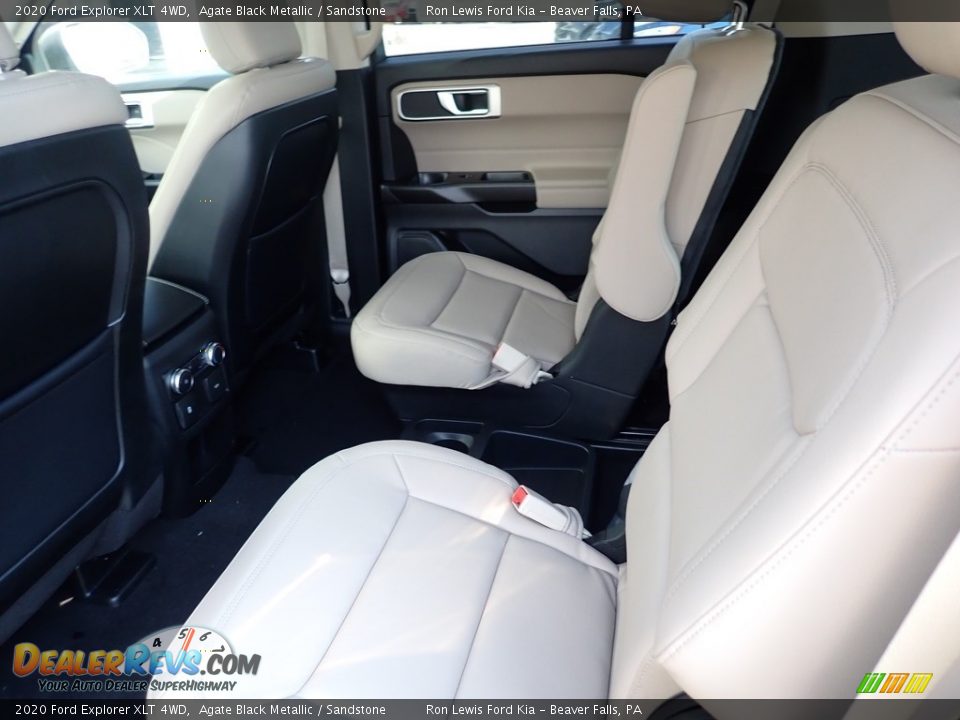2020 Ford Explorer XLT 4WD Agate Black Metallic / Sandstone Photo #11