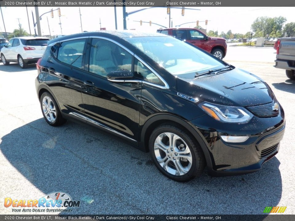 Front 3/4 View of 2020 Chevrolet Bolt EV LT Photo #3