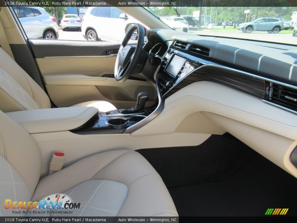 2018 Toyota Camry XLE Ruby Flare Pearl / Macadamia Photo #12