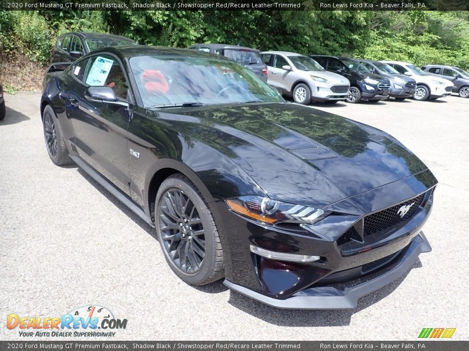 Front 3/4 View of 2020 Ford Mustang GT Premium Fastback Photo #11
