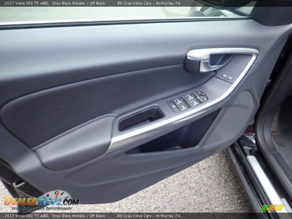 Door Panel of 2017 Volvo S60 T5 AWD Photo #18