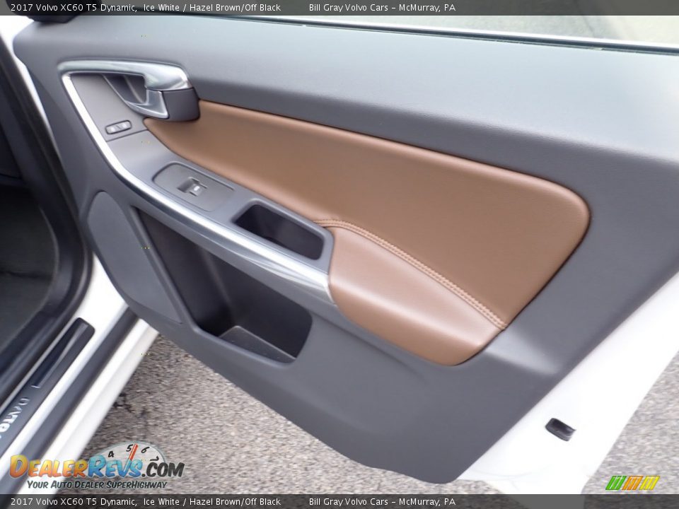 Door Panel of 2017 Volvo XC60 T5 Dynamic Photo #13