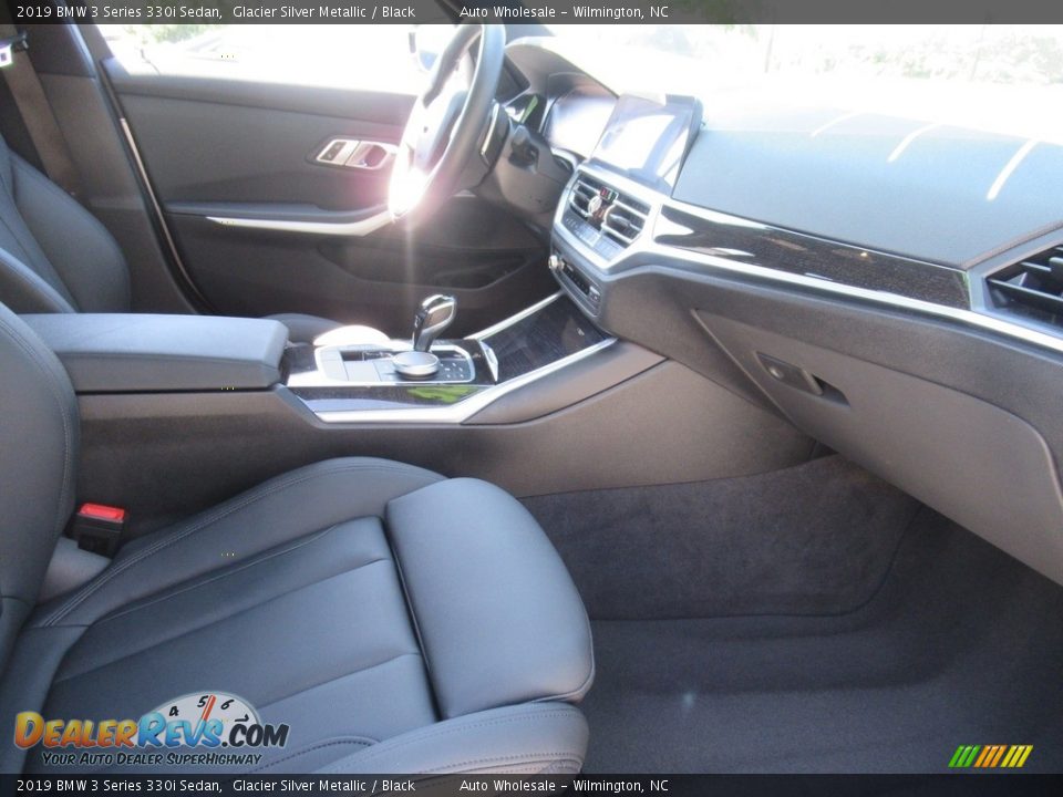 2019 BMW 3 Series 330i Sedan Glacier Silver Metallic / Black Photo #11