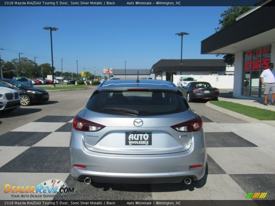 2018 Mazda MAZDA3 Touring 5 Door Sonic Silver Metallic / Black Photo #4