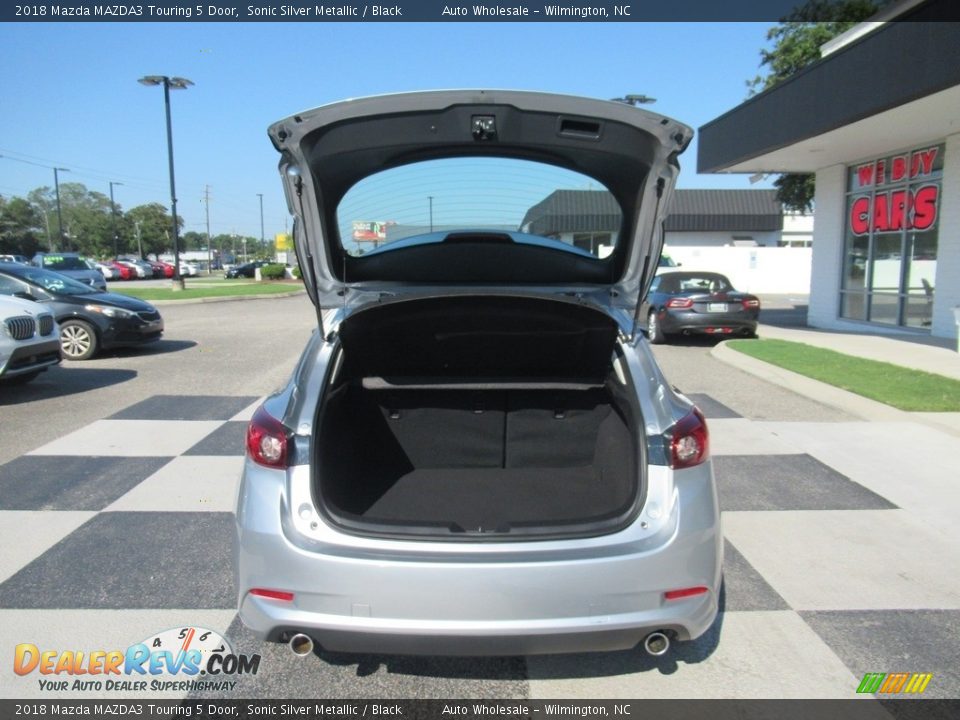 2018 Mazda MAZDA3 Touring 5 Door Sonic Silver Metallic / Black Photo #5
