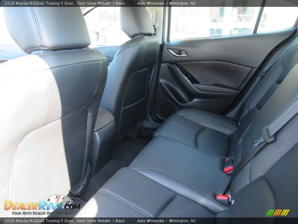 2018 Mazda MAZDA3 Touring 5 Door Sonic Silver Metallic / Black Photo #12