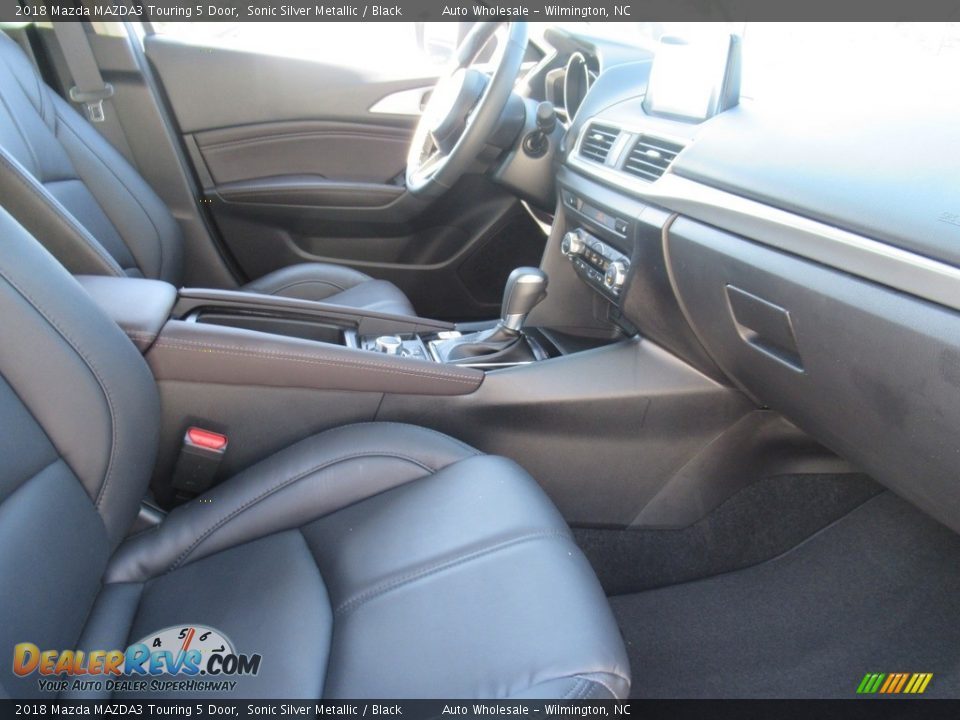 2018 Mazda MAZDA3 Touring 5 Door Sonic Silver Metallic / Black Photo #13