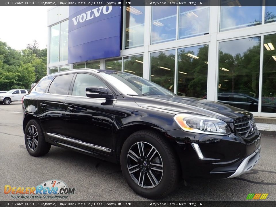 Front 3/4 View of 2017 Volvo XC60 T5 Dynamic Photo #1