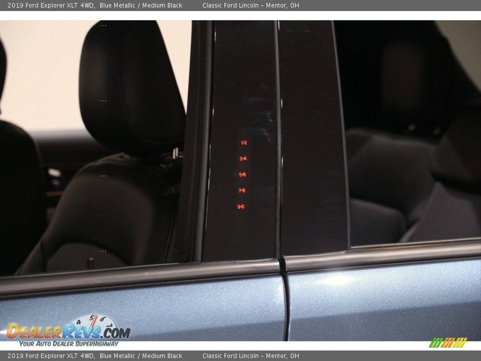 2019 Ford Explorer XLT 4WD Blue Metallic / Medium Black Photo #4