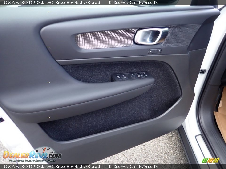 Door Panel of 2020 Volvo XC40 T5 R-Design AWD Photo #10