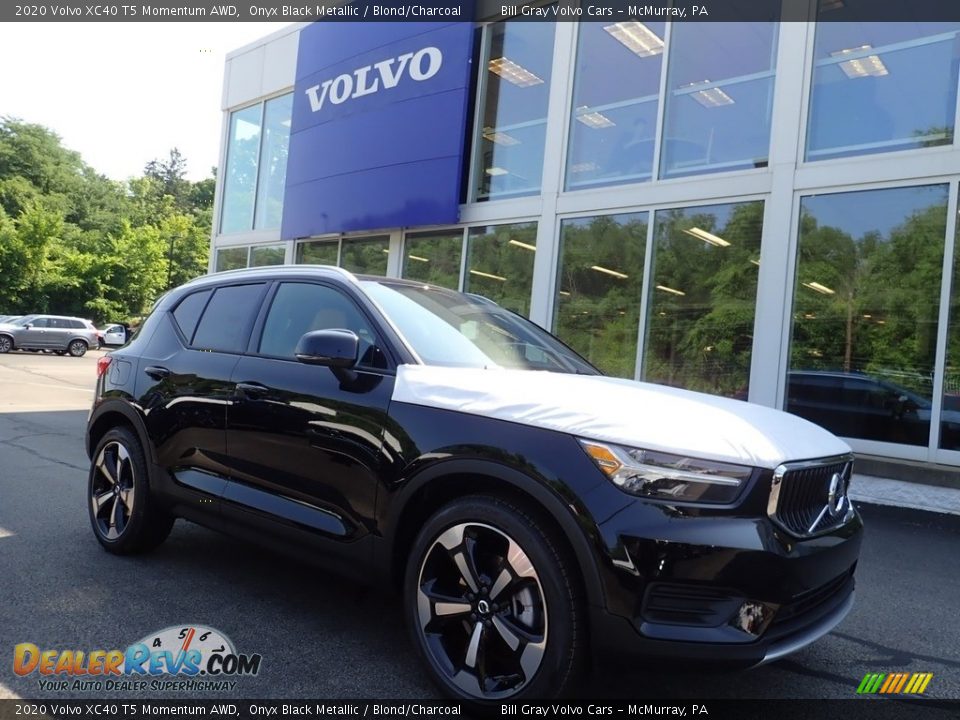 2020 Volvo XC40 T5 Momentum AWD Onyx Black Metallic / Blond/Charcoal Photo #1