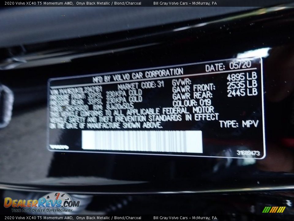 2020 Volvo XC40 T5 Momentum AWD Onyx Black Metallic / Blond/Charcoal Photo #11