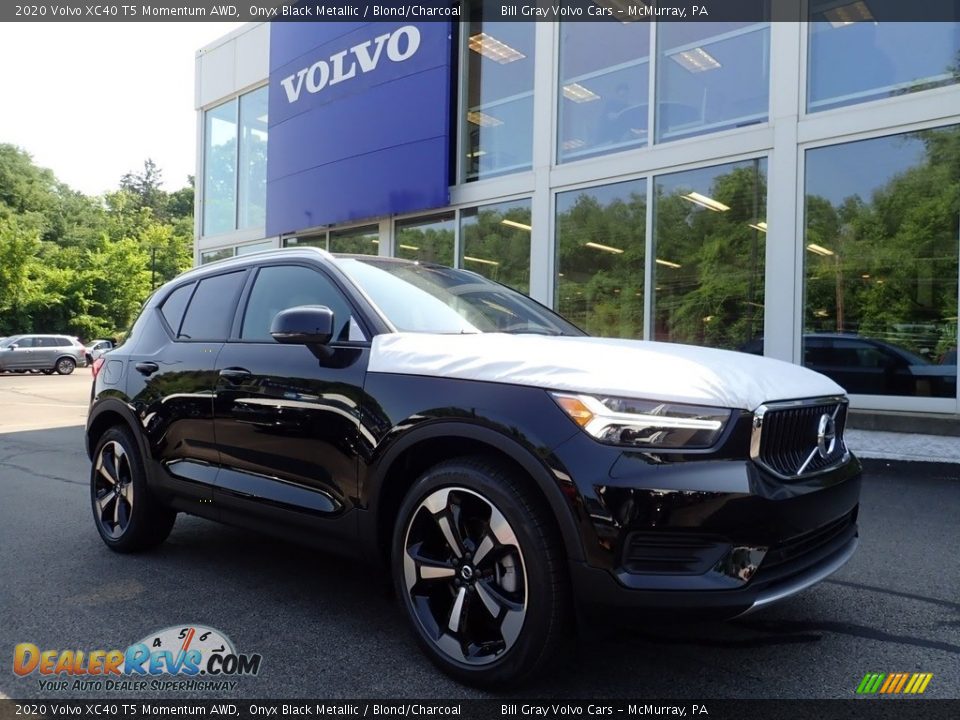 2020 Volvo XC40 T5 Momentum AWD Onyx Black Metallic / Blond/Charcoal Photo #1