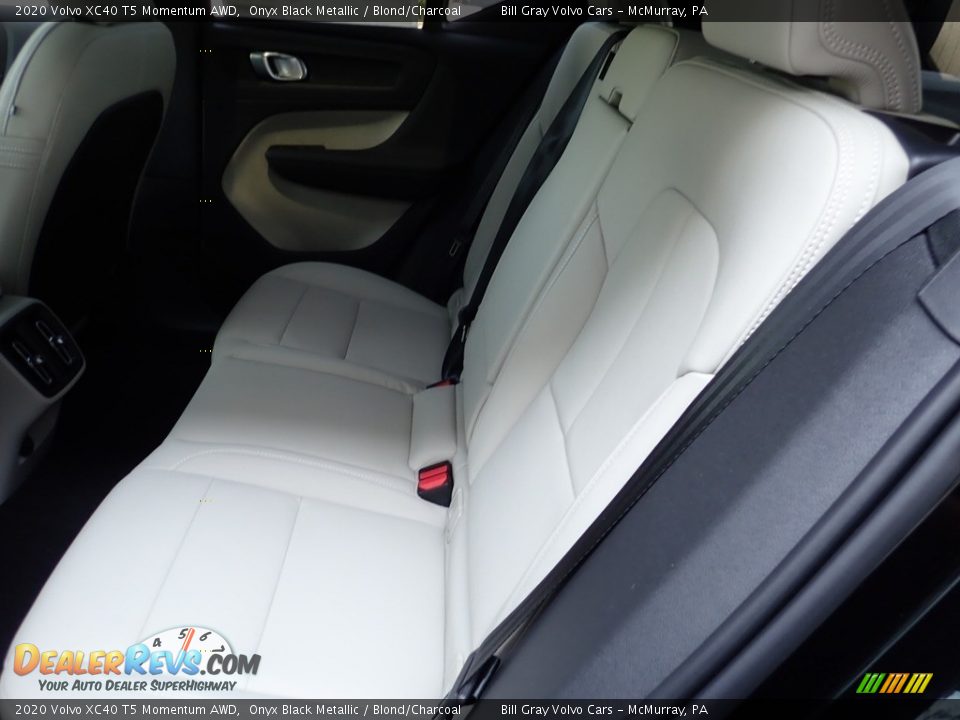 2020 Volvo XC40 T5 Momentum AWD Onyx Black Metallic / Blond/Charcoal Photo #8