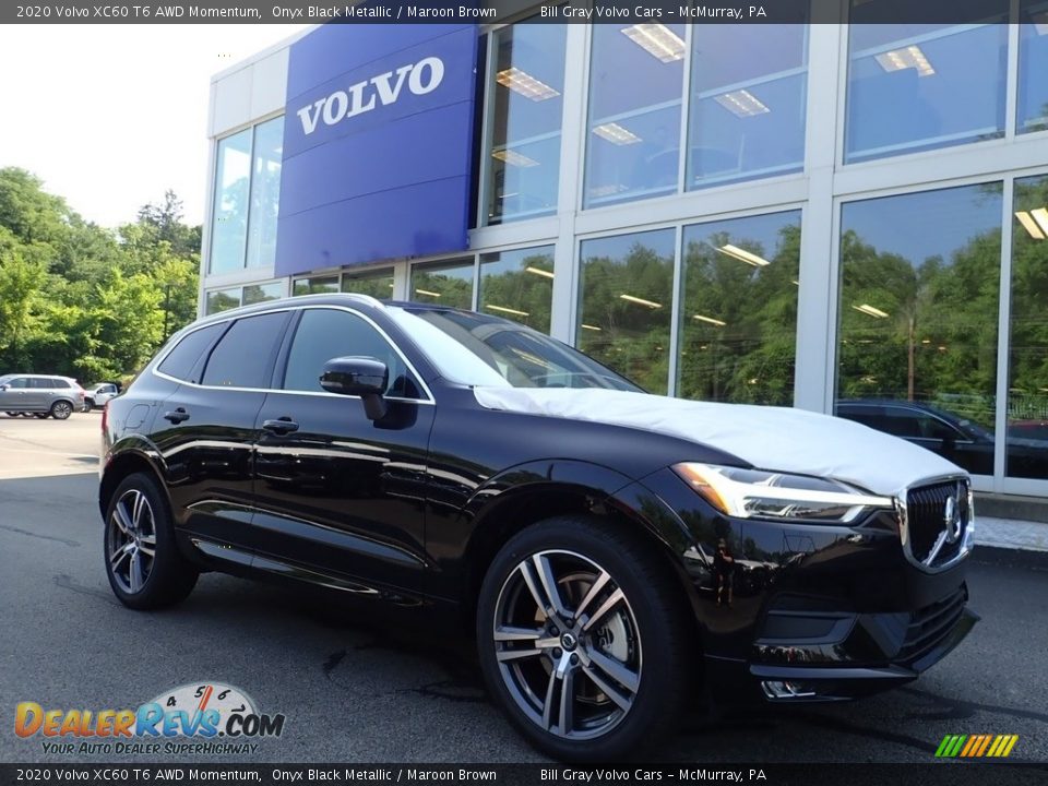 Front 3/4 View of 2020 Volvo XC60 T6 AWD Momentum Photo #1