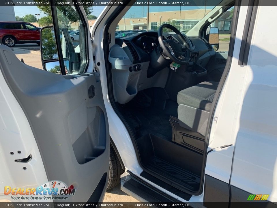 2019 Ford Transit Van 250 LR Regular Oxford White / Charcoal black Photo #5