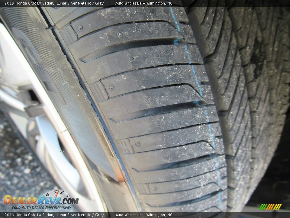 2019 Honda Civic LX Sedan Lunar Silver Metallic / Gray Photo #10