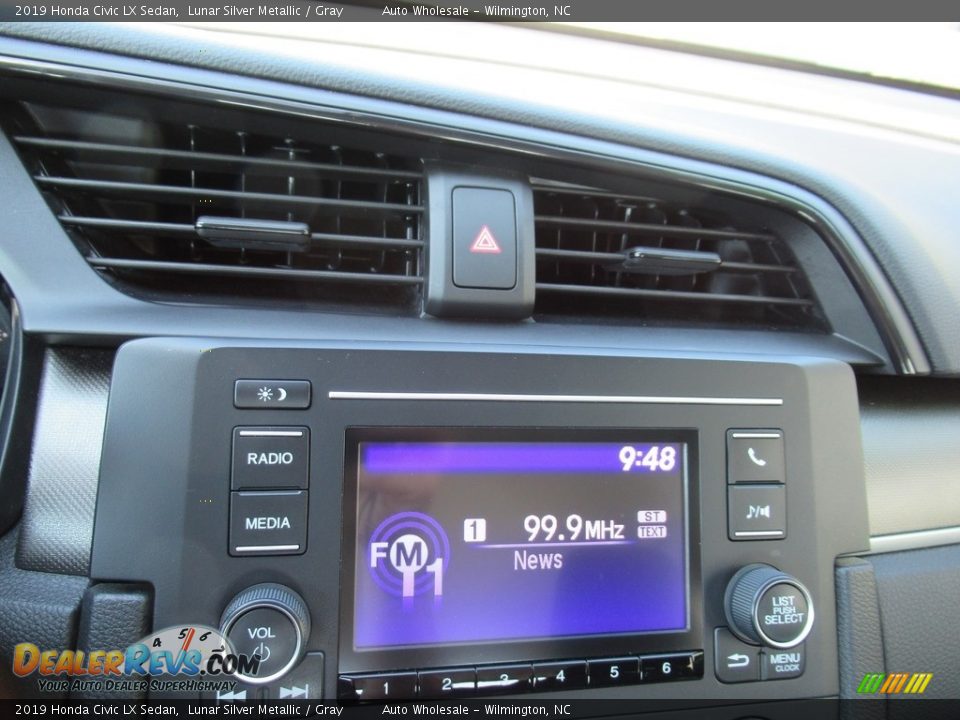 2019 Honda Civic LX Sedan Lunar Silver Metallic / Gray Photo #18