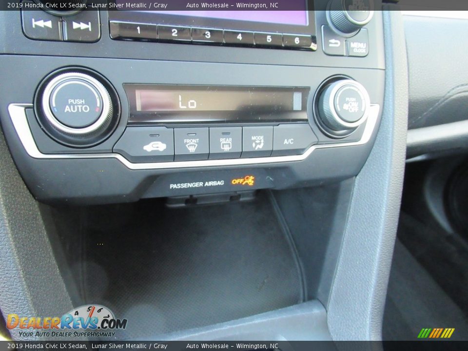 2019 Honda Civic LX Sedan Lunar Silver Metallic / Gray Photo #19