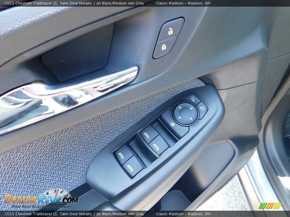 Door Panel of 2021 Chevrolet Trailblazer LS Photo #10