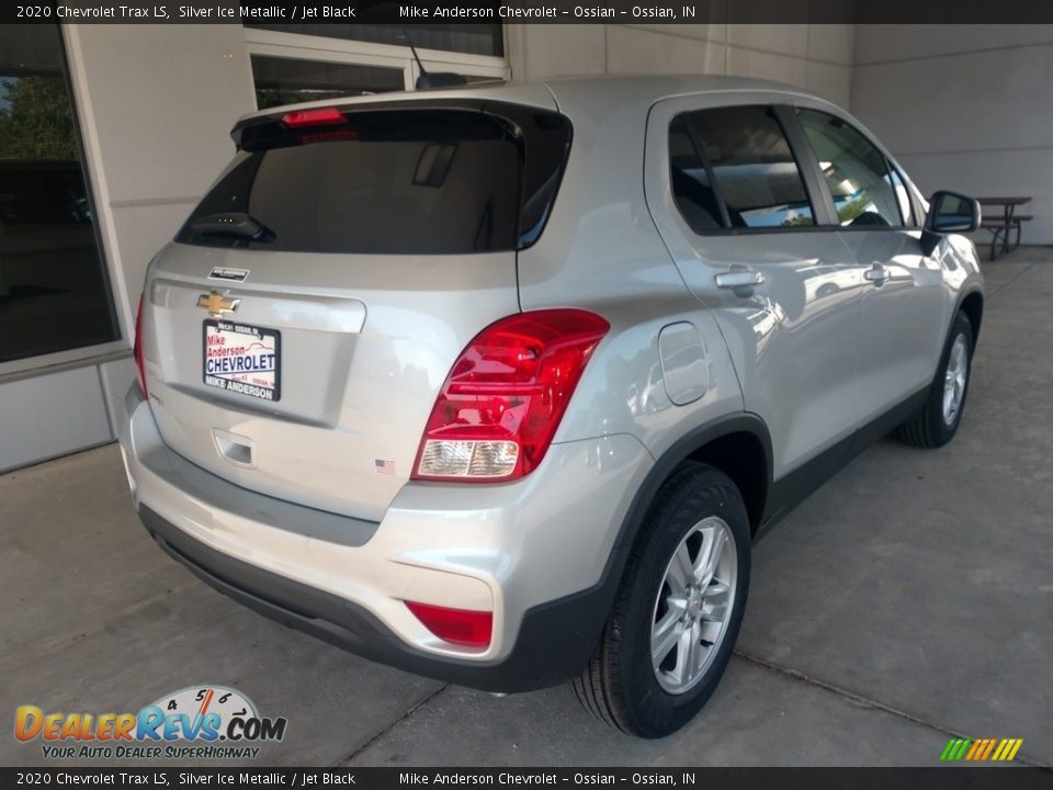 2020 Chevrolet Trax LS Silver Ice Metallic / Jet Black Photo #4