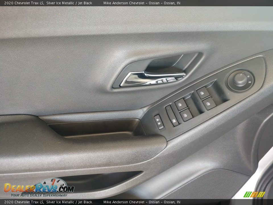 2020 Chevrolet Trax LS Silver Ice Metallic / Jet Black Photo #11