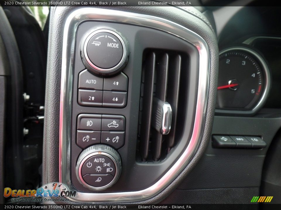 2020 Chevrolet Silverado 3500HD LTZ Crew Cab 4x4 Black / Jet Black Photo #30
