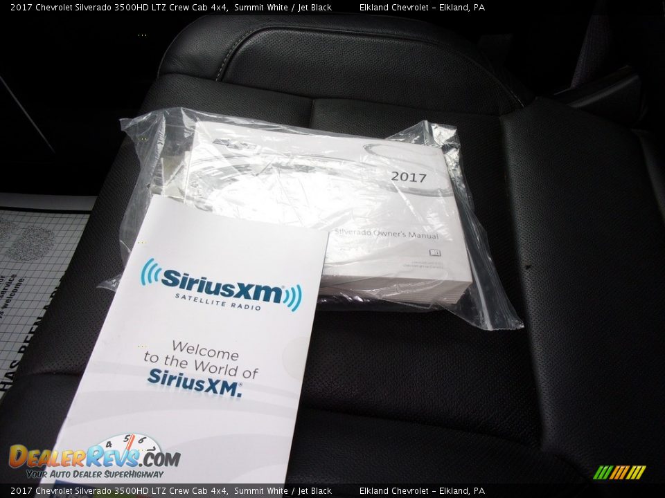 2017 Chevrolet Silverado 3500HD LTZ Crew Cab 4x4 Summit White / Jet Black Photo #31