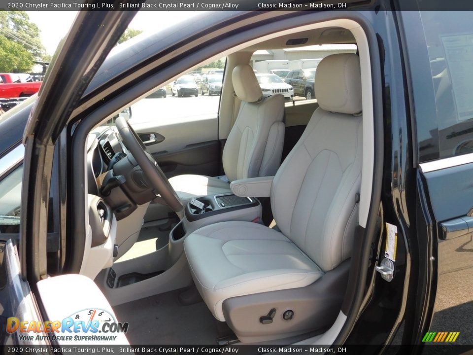 2020 Chrysler Pacifica Touring L Plus Brilliant Black Crystal Pearl / Cognac/Alloy Photo #12