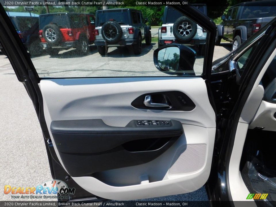 2020 Chrysler Pacifica Limited Brilliant Black Crystal Pearl / Alloy/Black Photo #13