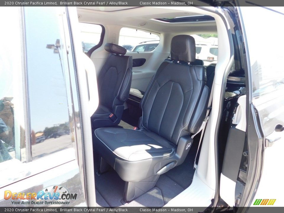 2020 Chrysler Pacifica Limited Brilliant Black Crystal Pearl / Alloy/Black Photo #16