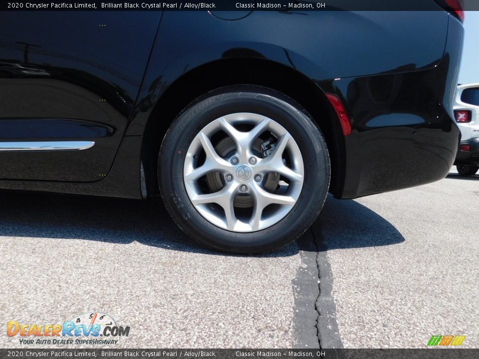 2020 Chrysler Pacifica Limited Brilliant Black Crystal Pearl / Alloy/Black Photo #17